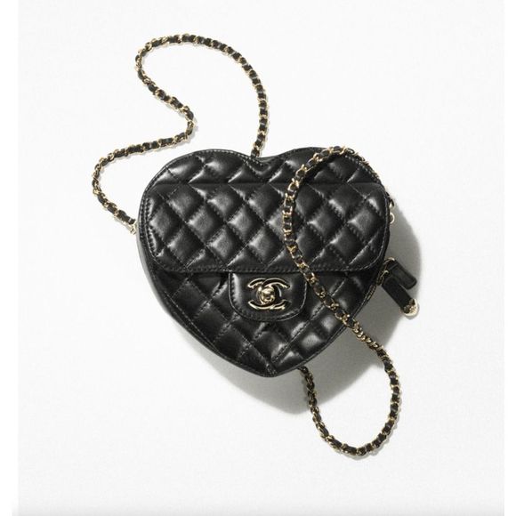 ❌❌  Authentic CHANEL 22S Heart Bag large CC black Lambskin Leather Crossbody - Picture 2 of 16